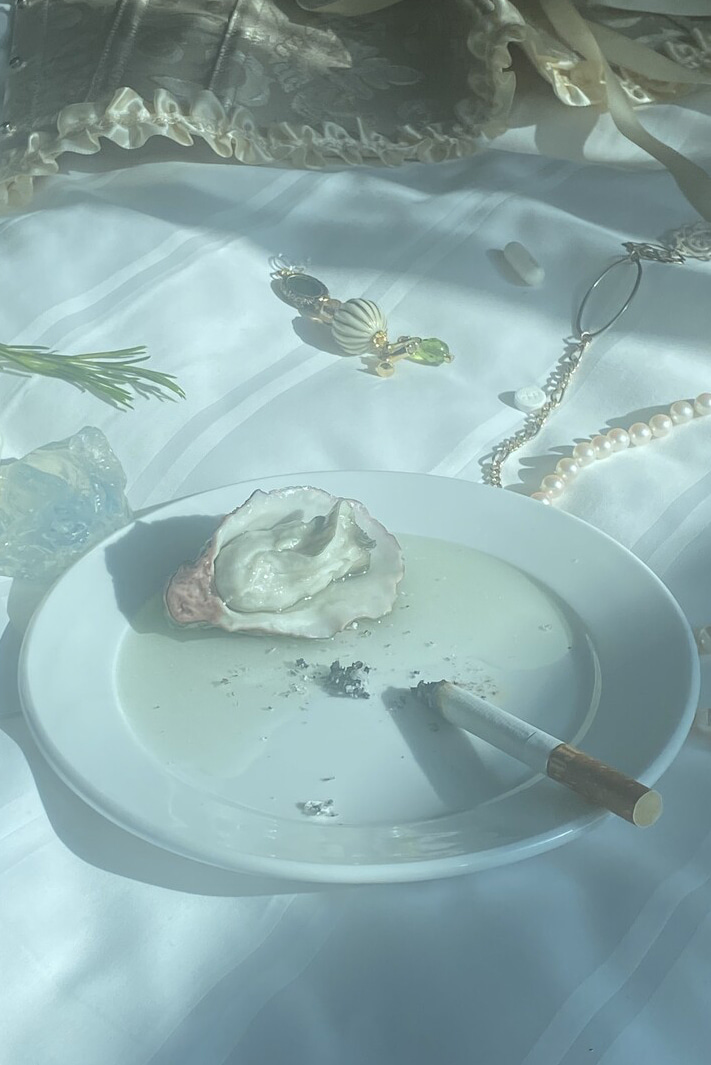 [Frustrated Oyster] Fake Oyster Dish with Pearls